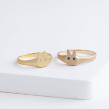 Load image into Gallery viewer, Ruby bunny signet ring