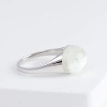 Load image into Gallery viewer, Mini rock round silver rutilated quartz ring - silver