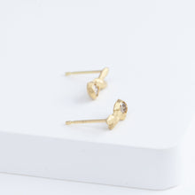 Load image into Gallery viewer, Whisper light brown diamond stud