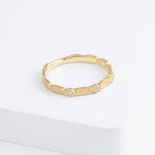 Load image into Gallery viewer, Bloom ring with diamond