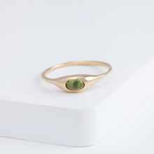 Load image into Gallery viewer, Yui light green tourmaline ring