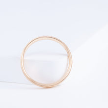 Load image into Gallery viewer, Laurel 2.4mm PG with three diamonds