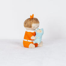 Load image into Gallery viewer, Akaiboushinoki - #124 Playing mom, but fishes should be raised in the water, right? ~ Orange ~