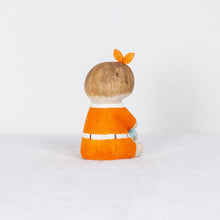 Load image into Gallery viewer, Akaiboushinoki - #124 Playing mom, but fishes should be raised in the water, right? ~ Orange ~