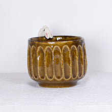 Load image into Gallery viewer, Yukurite - Ceramic mug cup with white bunny