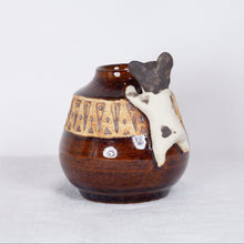 Load image into Gallery viewer, Yukurite - Ceramic small vase with frenchie