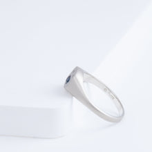 Load image into Gallery viewer, Small happy face platinum signet ring