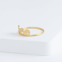 Load image into Gallery viewer, Diamond three smile ring