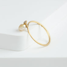 Load image into Gallery viewer, Baby gold pearl single pearl diamond ring