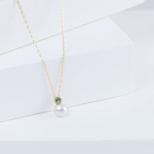 Load image into Gallery viewer, Baby white pearl emerald necklace