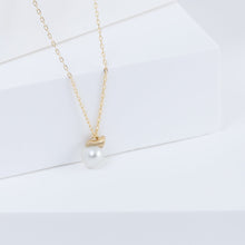 Load image into Gallery viewer, Baby white pearl emerald necklace