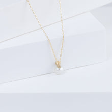Load image into Gallery viewer, Baby white pearl emerald necklace