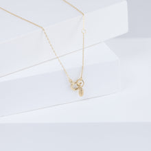 Load image into Gallery viewer, Baby white pearl emerald necklace