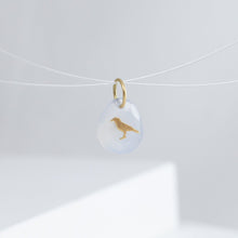 Load image into Gallery viewer, Crow chalcedony pendant