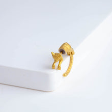Load image into Gallery viewer, Cat through earring