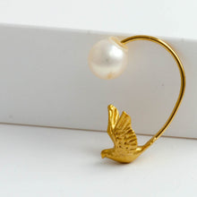 Load image into Gallery viewer, Swing bird earring