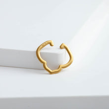 Load image into Gallery viewer, Crest lily ear cuff with diamonds