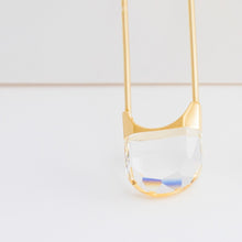 Load image into Gallery viewer, Drop oval quartz earring - Kolekto