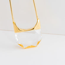 Load image into Gallery viewer, Drop hexagon quartz earring - Kolekto