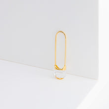 Load image into Gallery viewer, Drop mini oval quartz earring - Kolekto