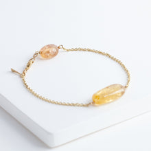 Load image into Gallery viewer, Stone chain bracelet with Imperial Topaz - Kolekto