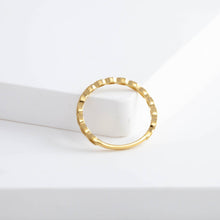 Load image into Gallery viewer, Repeat small oval ring