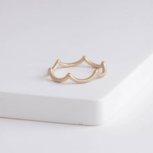 Load image into Gallery viewer, Pointed waves ring