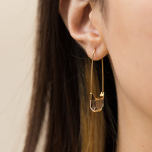 Load image into Gallery viewer, Drop hexagon quartz earring - Kolekto
