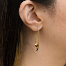 Load image into Gallery viewer, Drop hexagon quartz earring - Kolekto
