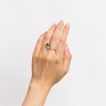 Load image into Gallery viewer, Fall in drop green amethyst ring - Kolekto