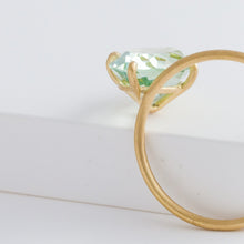 Load image into Gallery viewer, Fall in drop green amethyst ring - Kolekto
