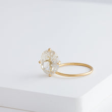 Load image into Gallery viewer, Fall in drop rutilated quartz ring - Kolekto