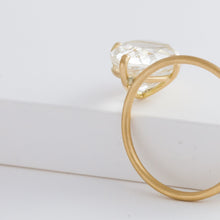 Load image into Gallery viewer, Fall in drop rutilated quartz ring - Kolekto
