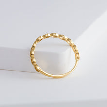 Load image into Gallery viewer, Repeat oval ring - Kolekto