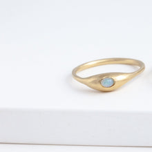 Load image into Gallery viewer, Yui small opal ring
