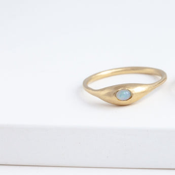 Yui small opal ring