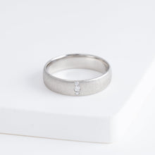 Load image into Gallery viewer, Lucia Mukuri 5mm PT with three diamond
