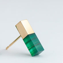 Load image into Gallery viewer, Stick green agate small stud
