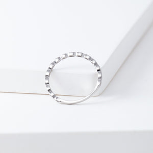 Repeat small oval ring - white gold