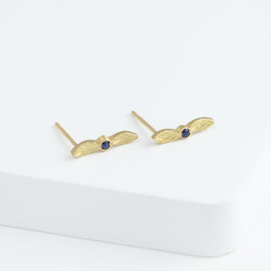 Bloom blue sapphire stud
