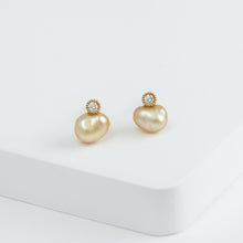 Load image into Gallery viewer, Baby gold pearl single pearl diamond studs
