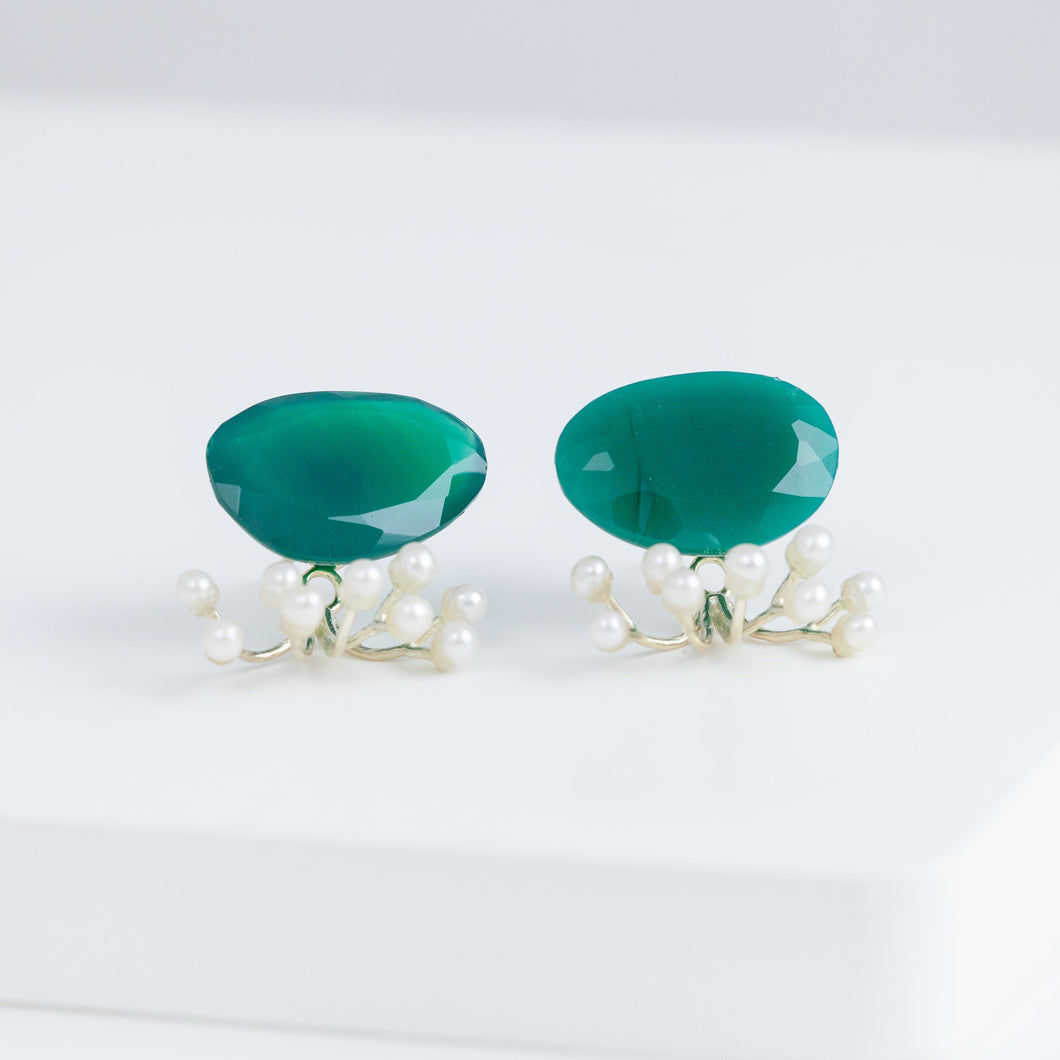 Fairy green agate and pearl earrings