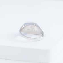 Load image into Gallery viewer, Mini rock crystal purple jade ring - silver
