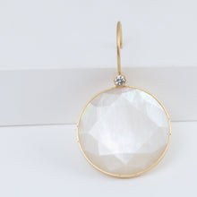 Load image into Gallery viewer, Surface round mother of pearl earrings

