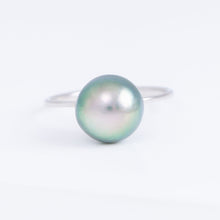 Load image into Gallery viewer, OOAK peacock southsea pearl platinum ring
