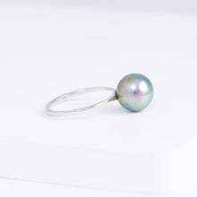 Load image into Gallery viewer, OOAK peacock southsea pearl platinum ring
