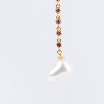 Dew ruby chain white pearl drop earrings