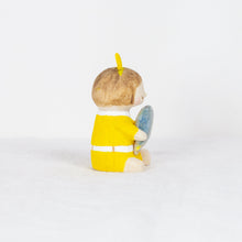 Load image into Gallery viewer, Akaiboushinoki - #125 Playing mom, but fishes should be raised in the water, right? ~ Yellow ~
