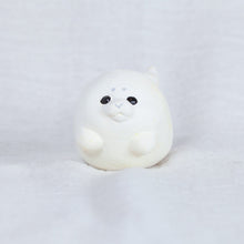 Load image into Gallery viewer, montomi - Seal like a ghost
