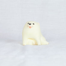 Load image into Gallery viewer, montomi - Sitting White Dog
